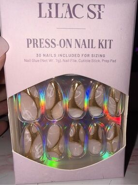 Lilac St. Press-On Nail Kit in White and Gold Marble